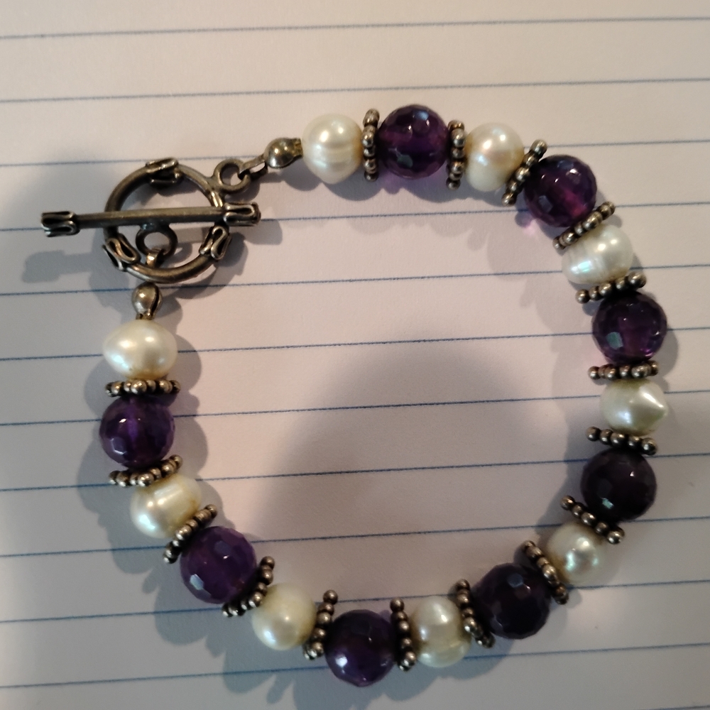 Elegant Purple and Pearl Beaded Bracelet